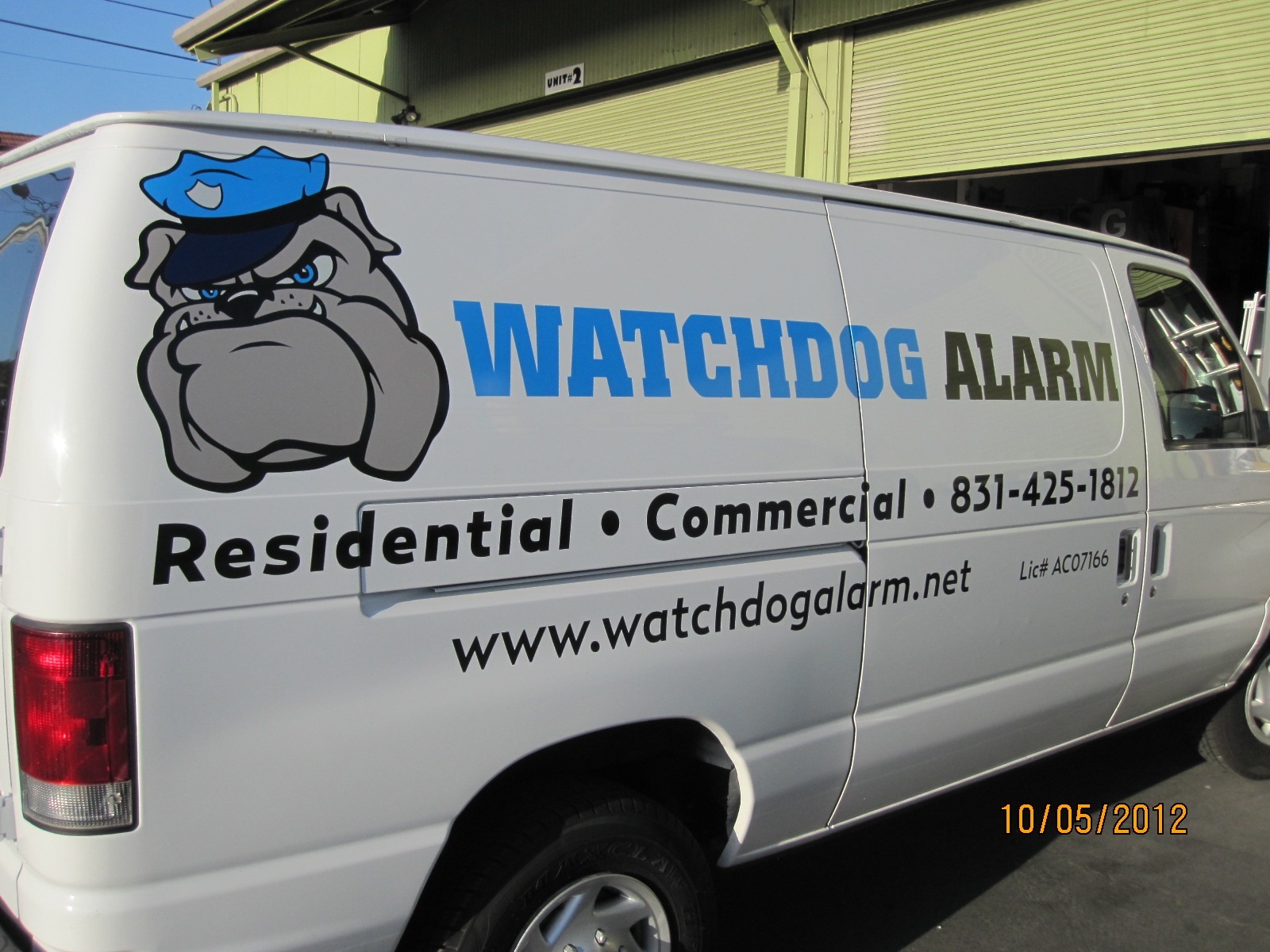 iwatch-dog-alarm-van